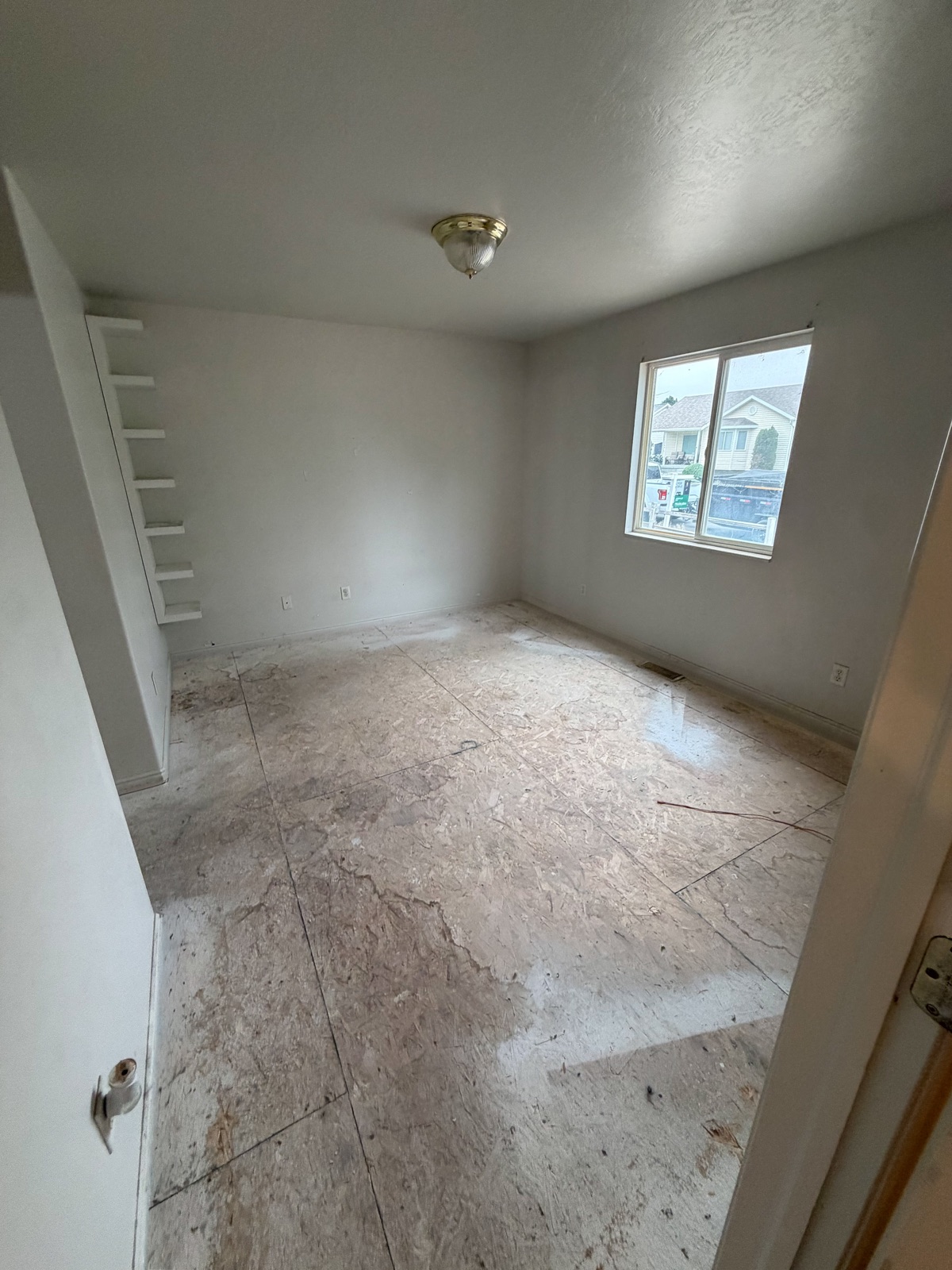 The same bedroom cleared after an Instahaul cleanout.